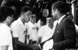  I was there when Bill Clinton met President John F. Kennedy 